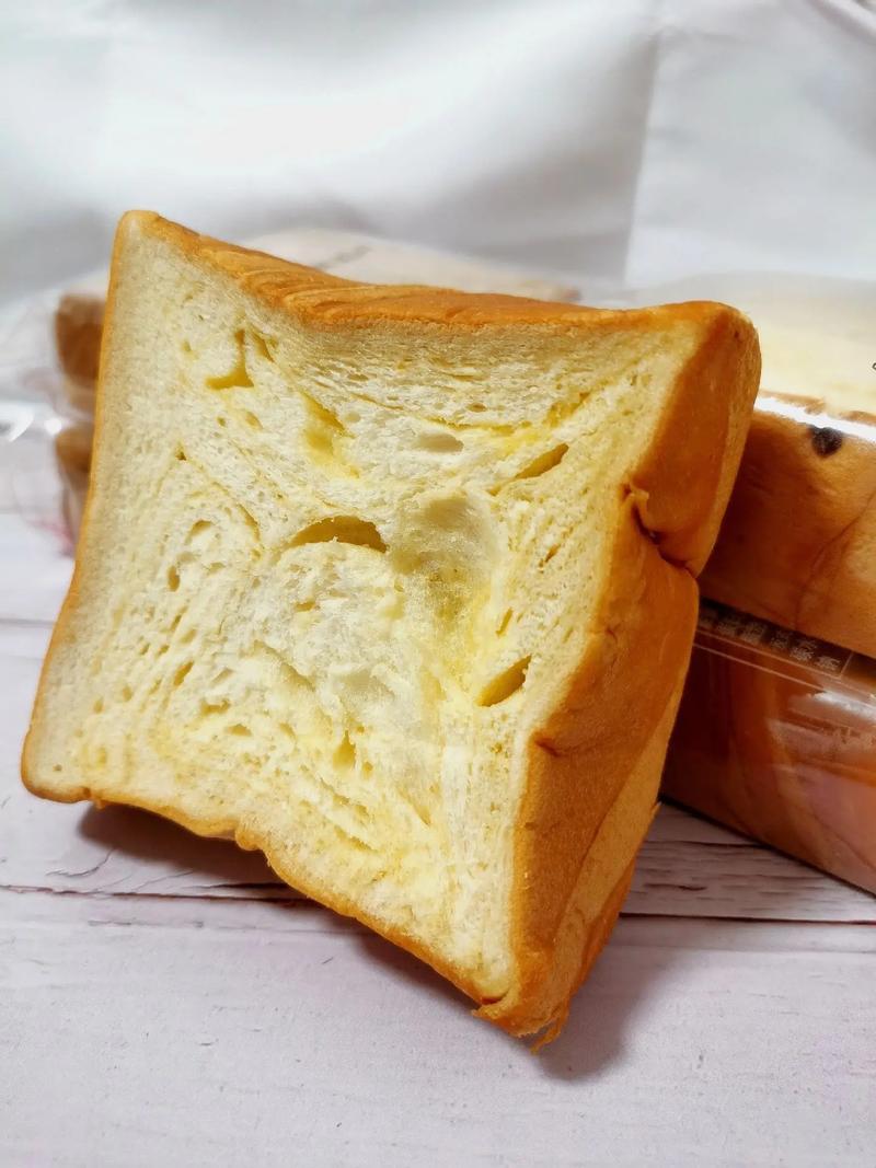 牛奶吐司面包的相关图片
